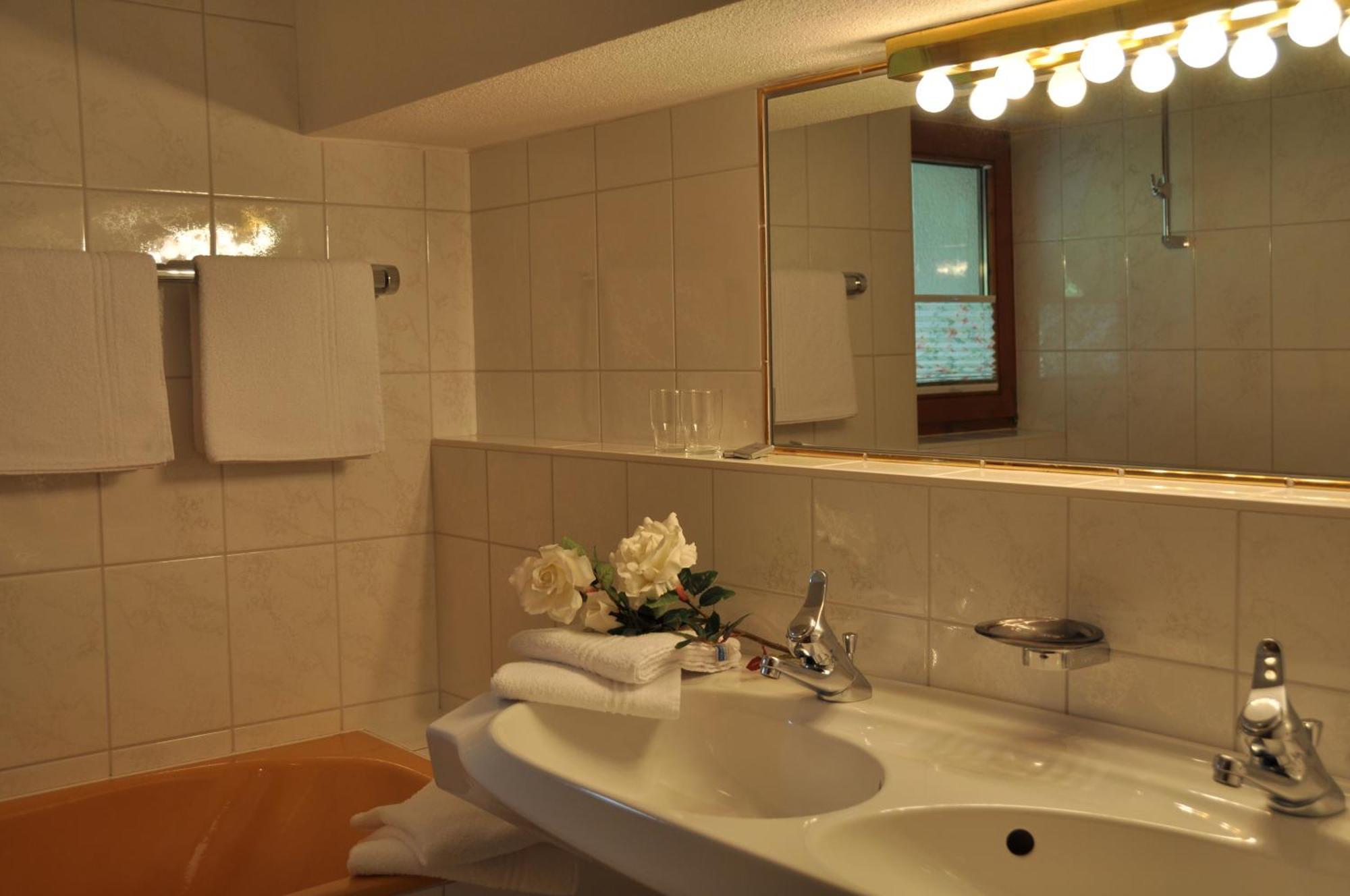 Ferienhaus Brigitte Ленгенфельд Номер фото